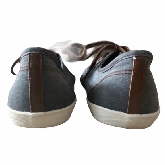 Zac and Zoe Chambray Gray Nolan Sneakers Sz. 4 1/2 - Picture 3 of 11